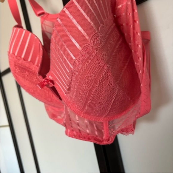 Secret Lace pink bra un padded. Size 44C - Picture 2 of 10